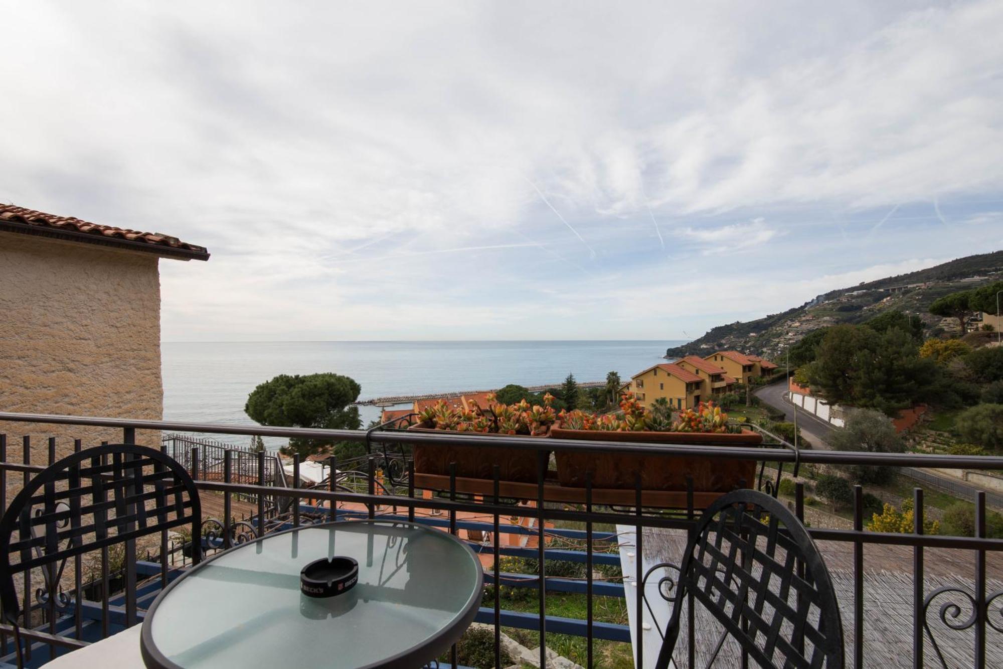B&B La Mimosa Del Golfo Ospedaletti Δωμάτιο φωτογραφία